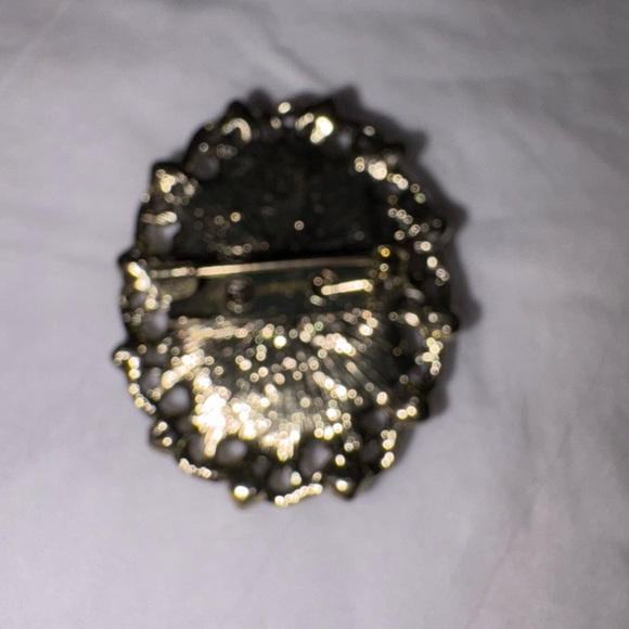 Vintage Cameo Brooch with Pink and Gold Accents - Picture 2 of 2